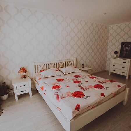 Standard Plus Apartment Poltava Eksteriør billede